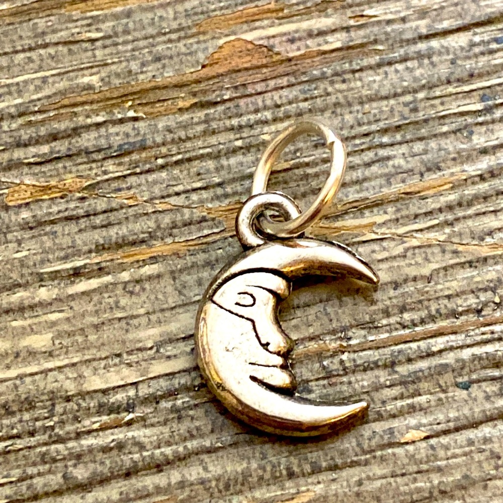 5/$10❤️❤️❤️NEW TIBETAN SILVER CRESCENT MOON MAN CHARM PENDANT